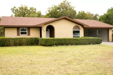 Main picture of 1530 Sheila St