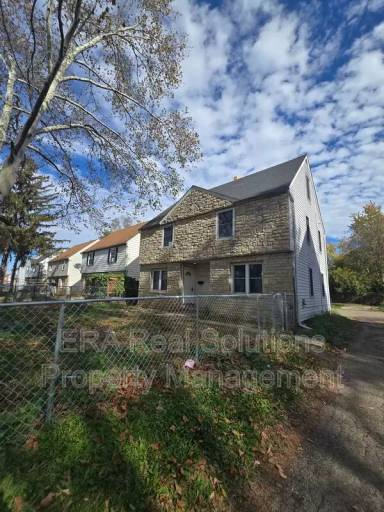 Main picture of 780 Whitethorne Ave