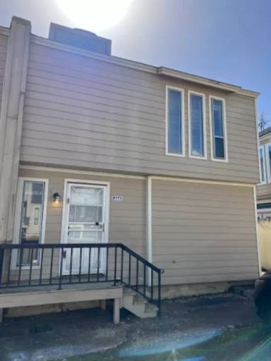 Main picture of 8171 Harley St