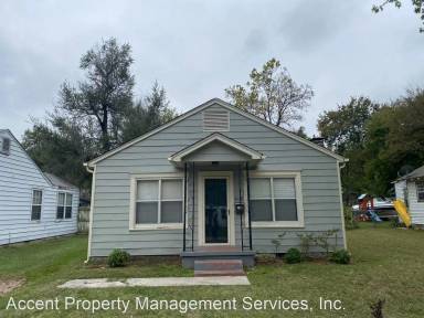 Main picture of 4156 E 1st St
