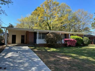 Main picture of 155 Pineview Dr