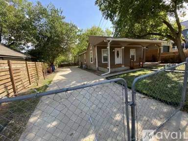 Main picture of 2511 E 9th St