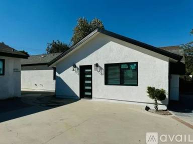 Main picture of 10913 Nestle Ave