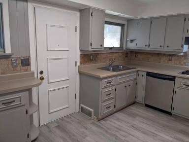 Main picture of 204 Whittier St