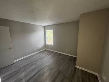 Main picture of 658 Rivers Reach