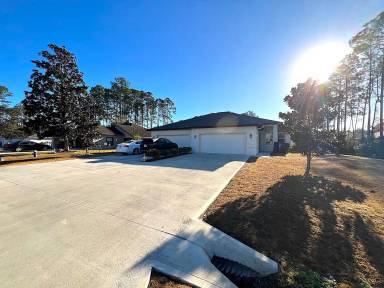 Main picture of 10 Emmons Ln