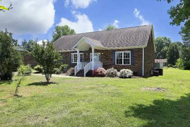 Main picture of 302 Stratford Dr