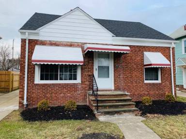 Main picture of 1440 E 221st St