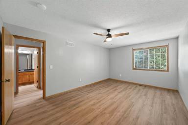 Main picture of 9941 Fillmore St NE