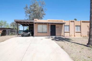 Main picture of 6657 E Victoria St