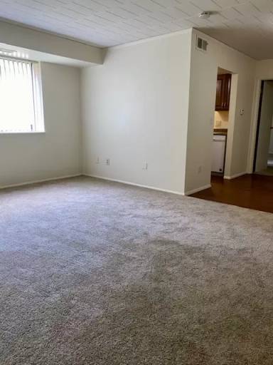 Main picture of 901 Lewis St