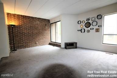 Main picture of 1856 Beacon St