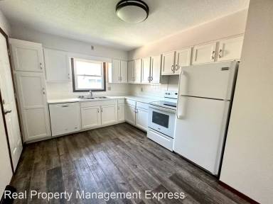 Main picture of 3301 S Lincoln Ave