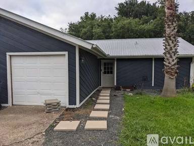 Main picture of 2200 Bahama Rd