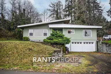 Main picture of 10020 Mariner Dr NW