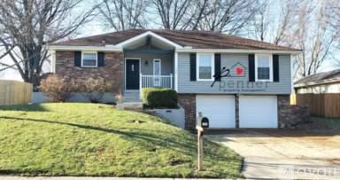 Main picture of 1100 NW Oakridge Dr