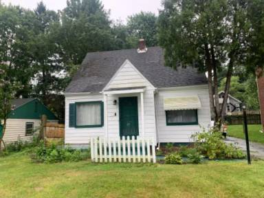 Main picture of 41 Roslyn Dr