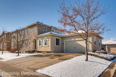 Main picture of 2466 Reserve St