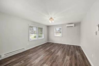 Main picture of 634 Evans Dr