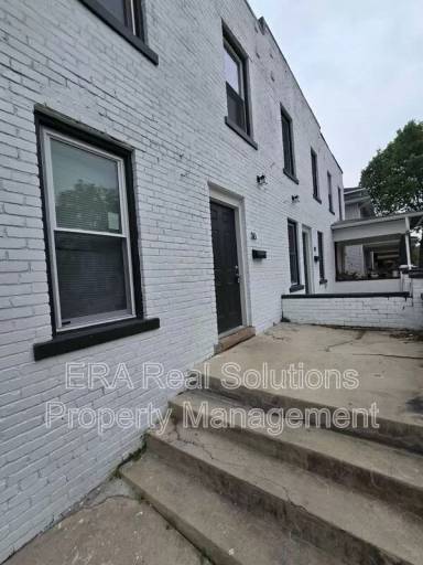 Main picture of 36-40 S Oakley Ave