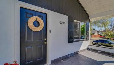 Main picture of 2200 Park Way