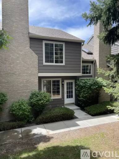 Main picture of 806 Summer Dr