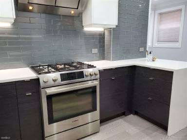 Main picture of 2141 W Fletcher St