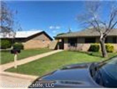 Main picture of 702 Hawn Cir
