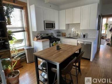 Main picture of 3228 W Crystal St