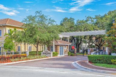 Main picture of Royal Oaks