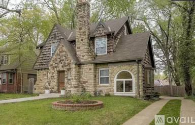 Main picture of 1216 W 73rd St