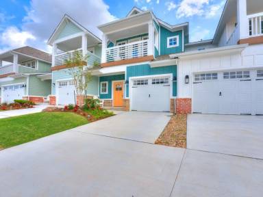 Main picture of 628 Harbor Town Dr