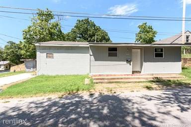 Main picture of 513 W 8th St