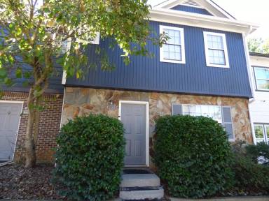Main picture of 2077 Lenoa Ln