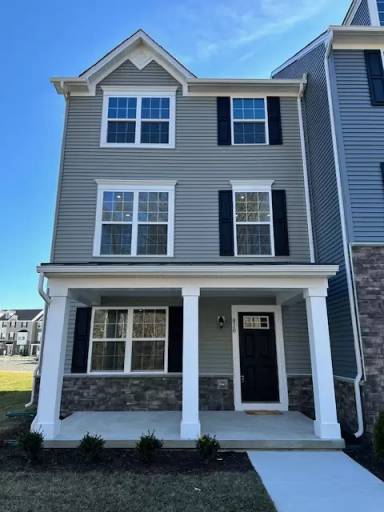 Main picture of 820 New Castle Landing Dr