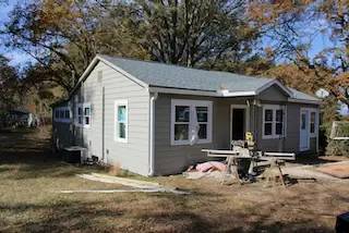 Main picture of 221 Thompson Ave