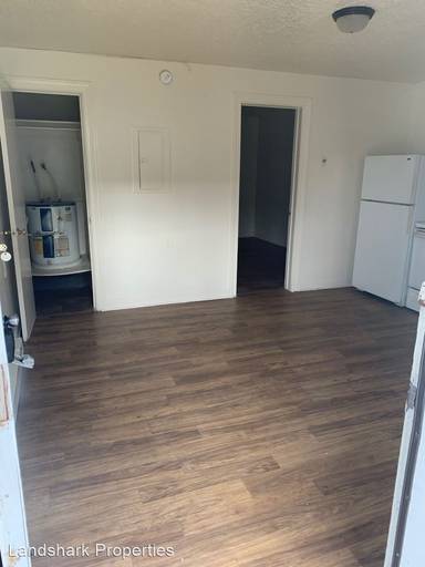 Main picture of 1826 Clements Ave