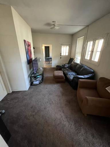 Main picture of 909 2nd Ave