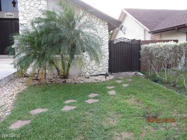 Main picture of 10740 SW 142nd Ave