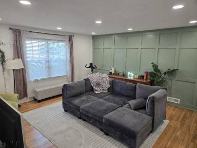 Main picture of 745 W Lennox St