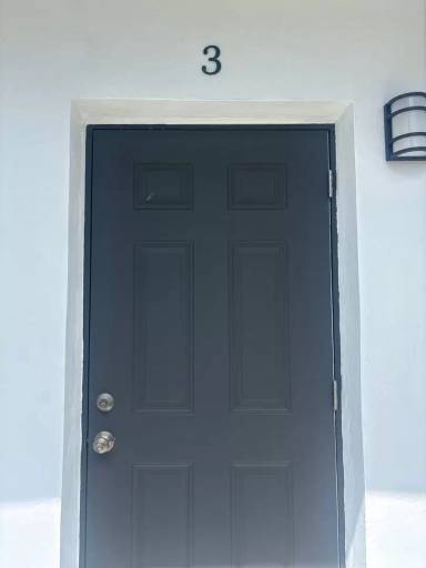 Main picture of 671 SW 7th St