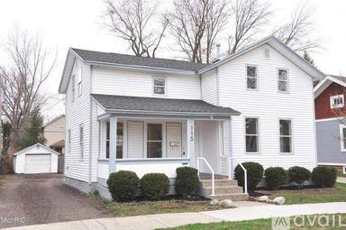 Main picture of 115 E 17th St
