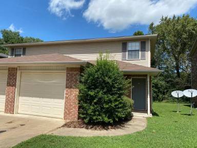 Main picture of 411 Valley Dr