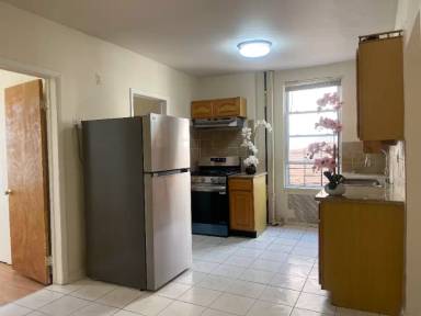 Main picture of 98 Bristol St