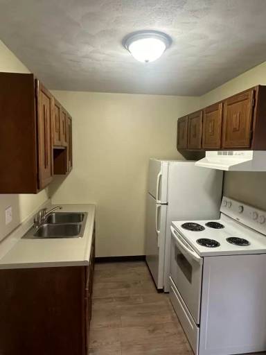 Main picture of 1200 Meadowview Dr