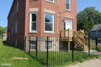 Main picture of 6501 S Justine St