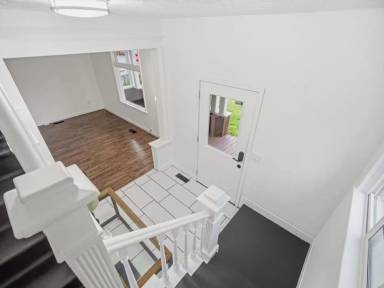 Main picture of 1123 E Indiana Ave