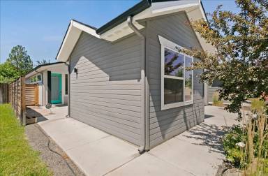 Main picture of 2715 N Carmen Ave