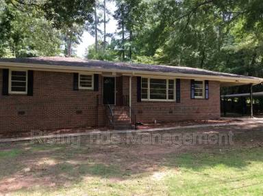 Main picture of 605 Valley Dr