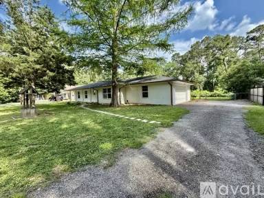 Main picture of 121 Magnolia Ln